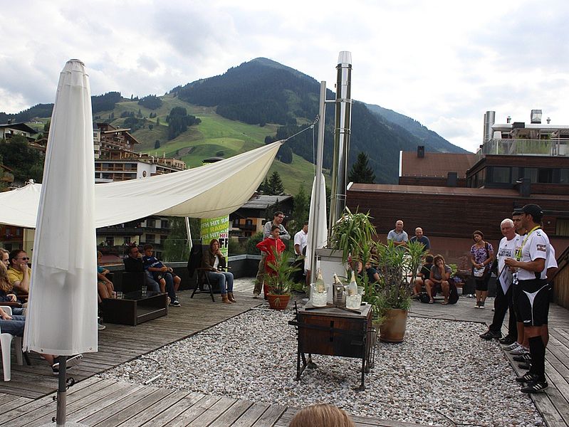 ffh-fu-ballschule-sonnige-begr-ung-beim-auslandskurs-der-ffh